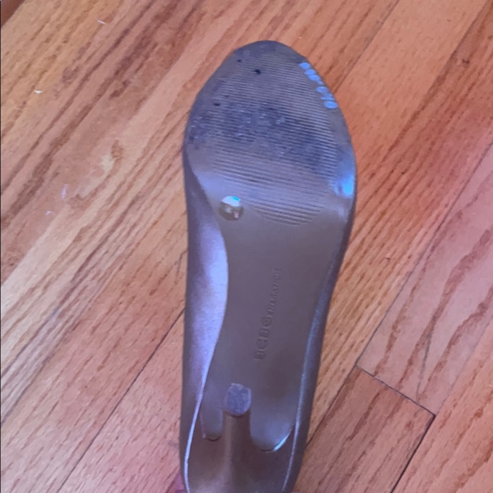 Peep toe, champagne stilettos - Picture 8 of 11